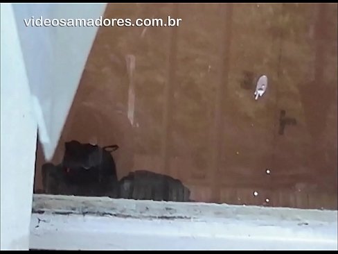 ❤️ Home excitat mirant la seva xicota amb un altre noi, gravant un vídeo de merda sense molestar la parella ❤❌ Porno fb a nosaltres ❤